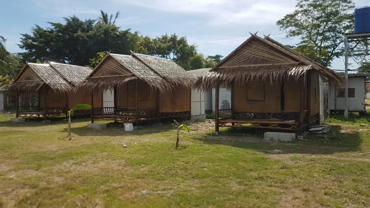 Resort Lanta Local Hut
