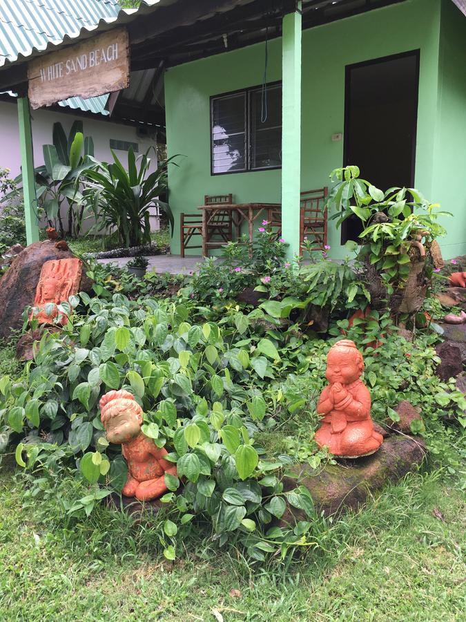Tp Hut Resort *