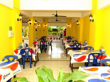Hotel Nawarat & Serviced 3*