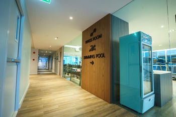 New Season Square Hotel 4*