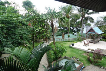 Hut Hostel
