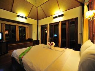 Chunut House Hostel