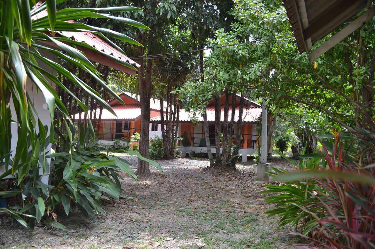 Baan Chid Talay Resort