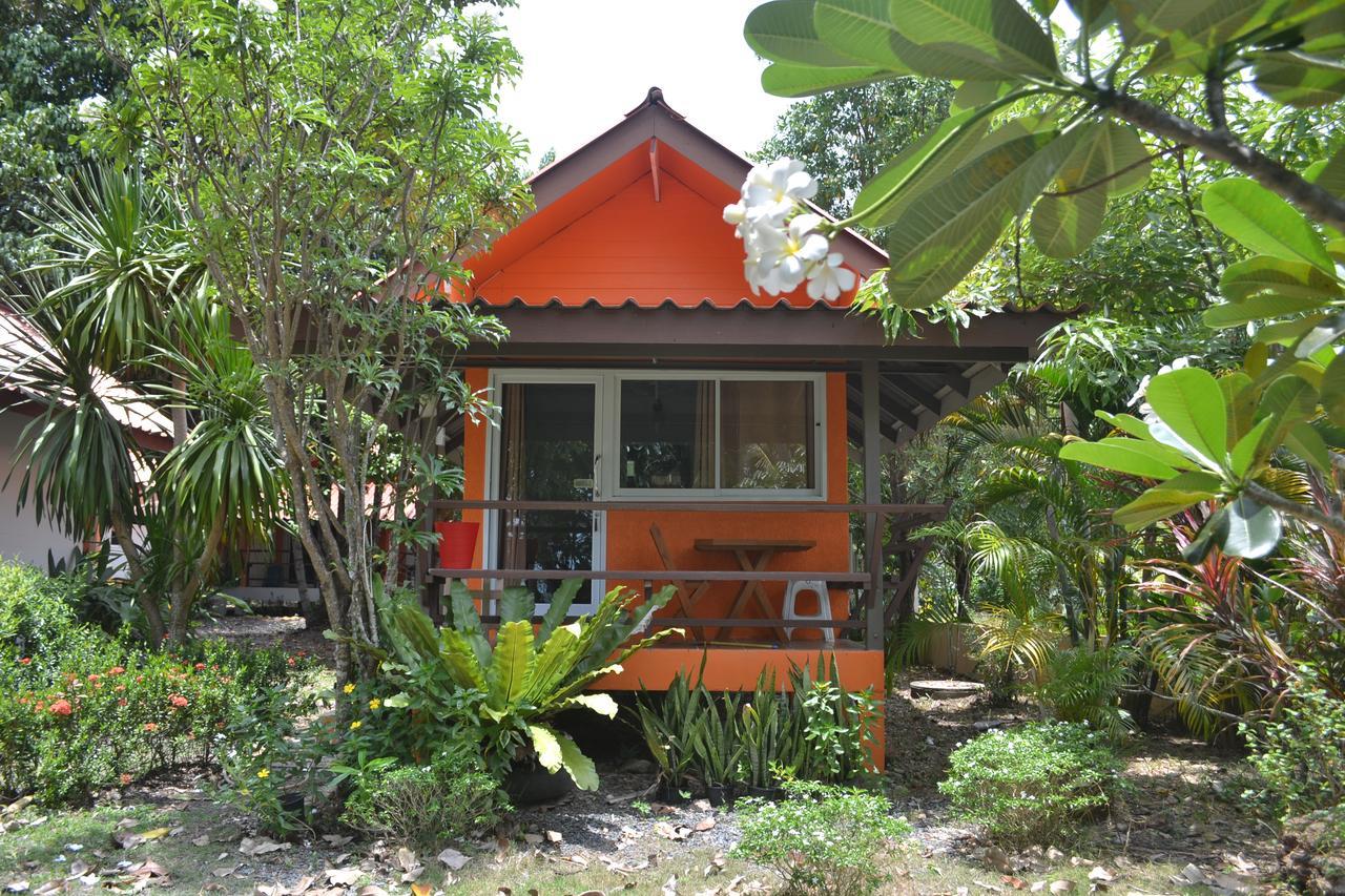 Baan Chid Talay Resort