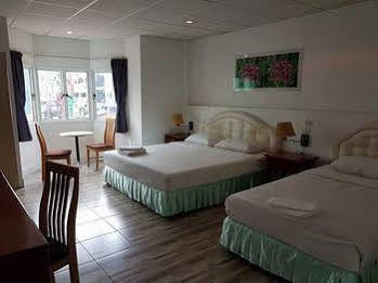 Welcome @ Karon Beach. Single From Only 500 Baht Casa de hóspedes Phuket
