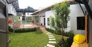 Hotel Us 2*