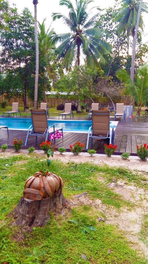 Sky Palm Resort *