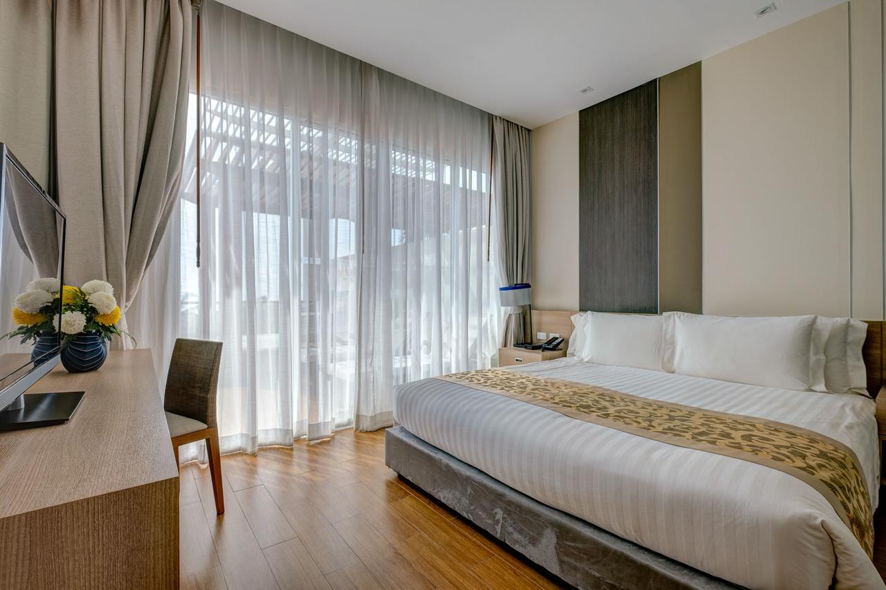 The Pelican 4*