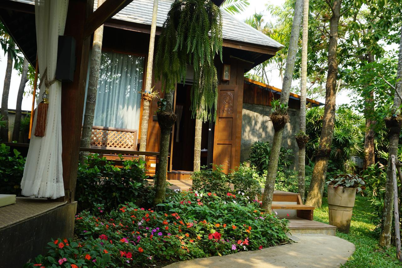 Baansuwanburi - บ้านสุวรรณบุรี Resort 3*