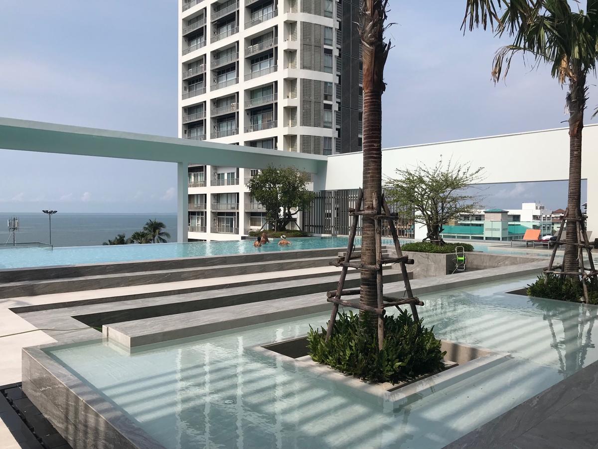 Kuno - 2br, Beachfront Praia de Jomtien