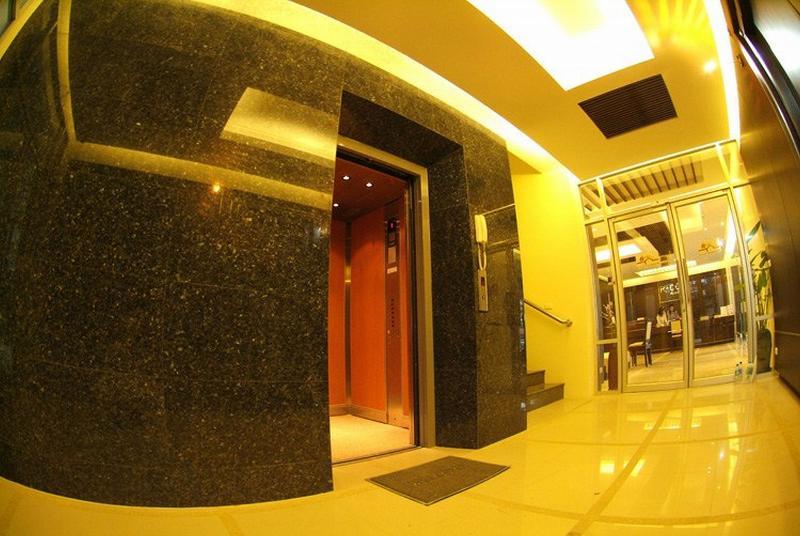 Hotel R-con