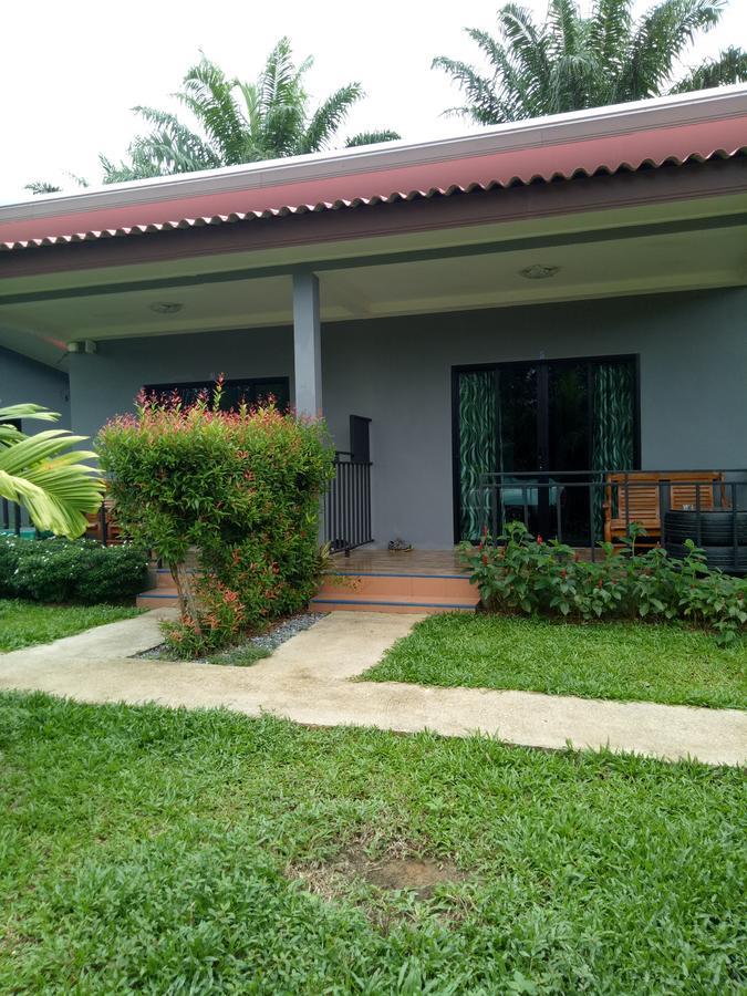 Baan Reenaa Lanta Resort