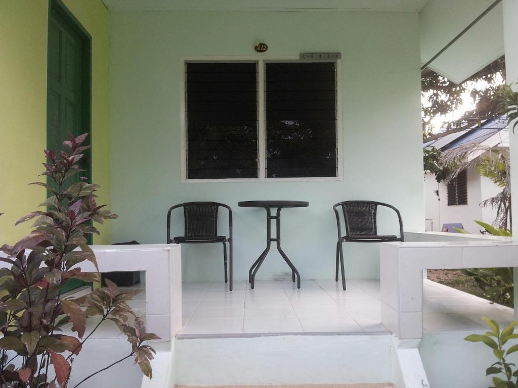 Lemon Tree Hotel 2*