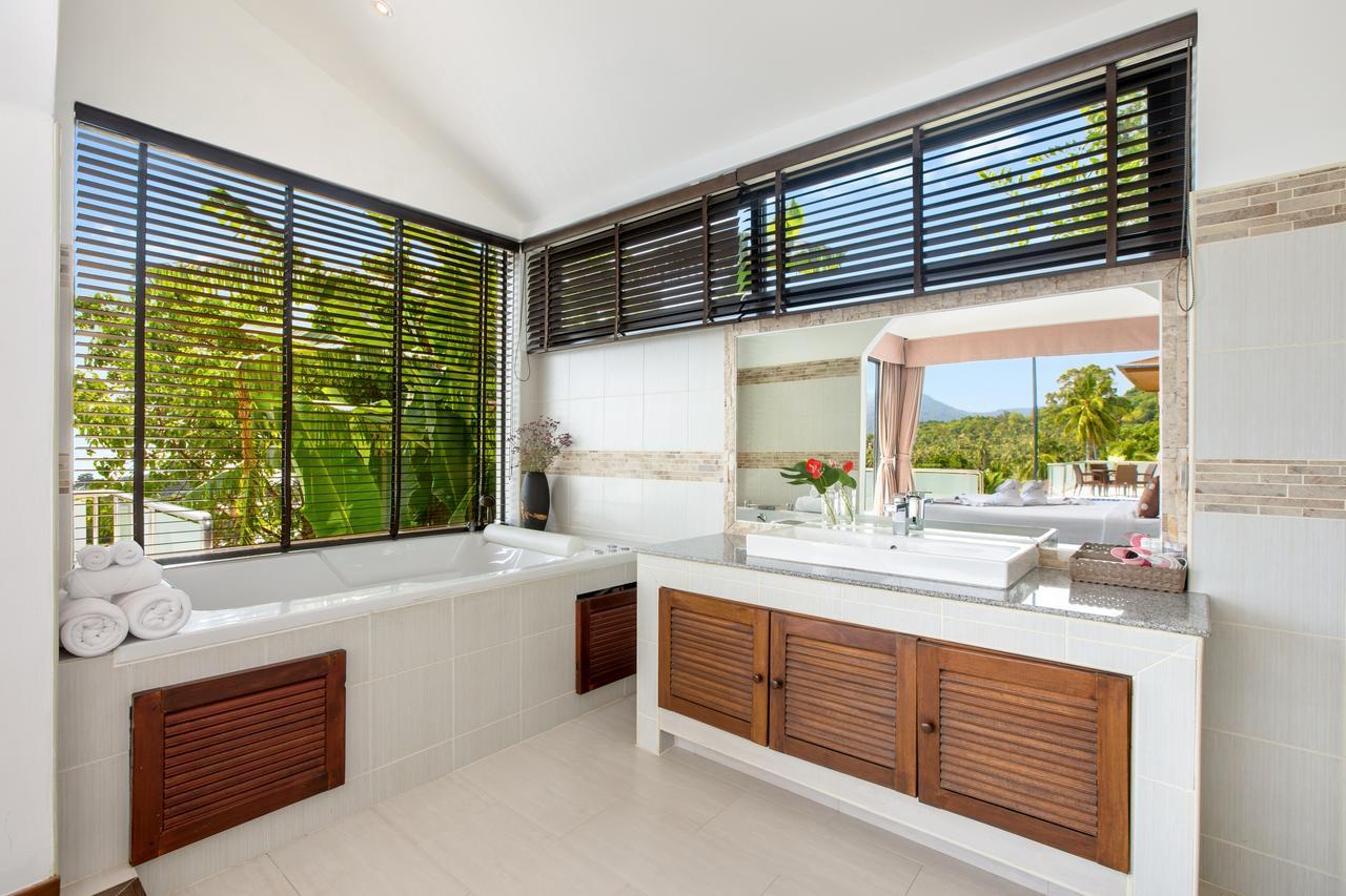 Villa Sunny Banks - Modern Sea View 4 Bed Pool *