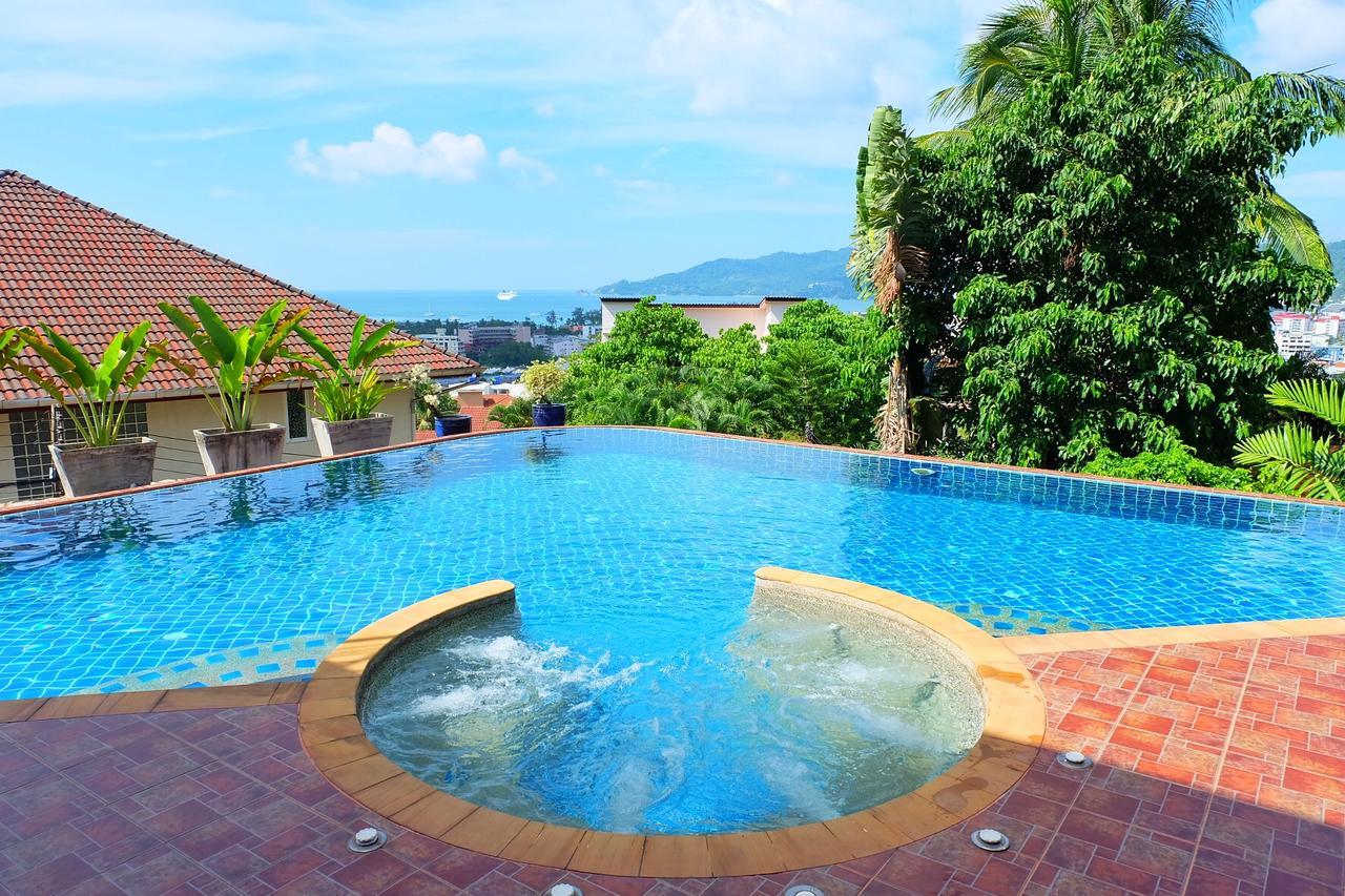 Happy Holidays Luxury Pool Patong