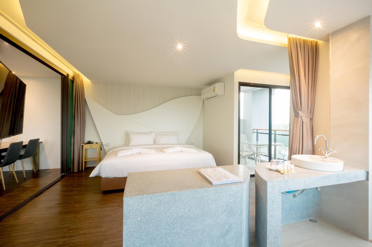 Hotel Whale - Sha 4*