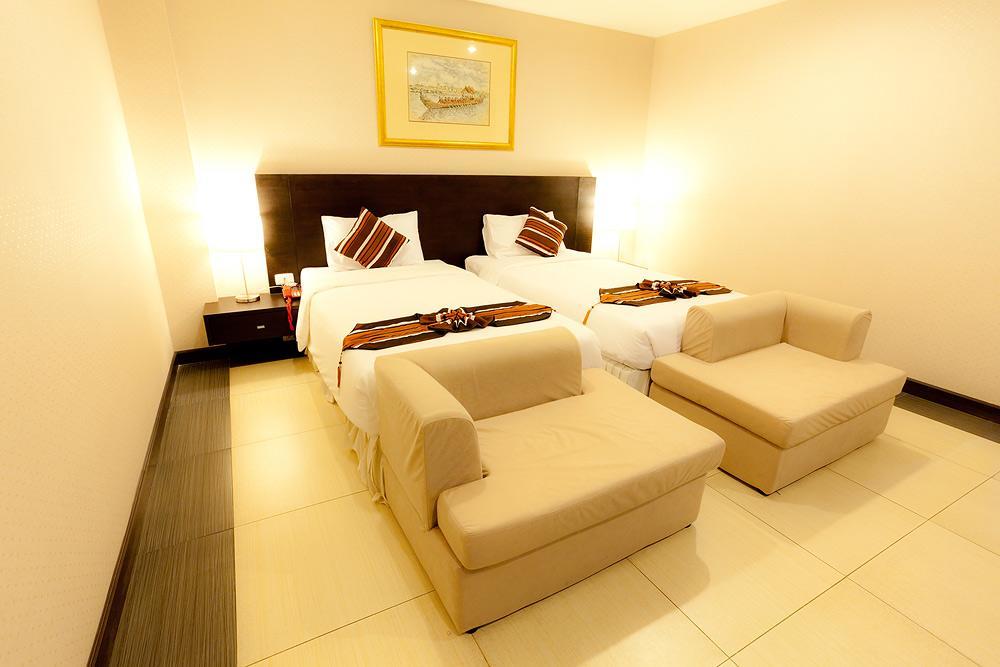 Inn The Airport &