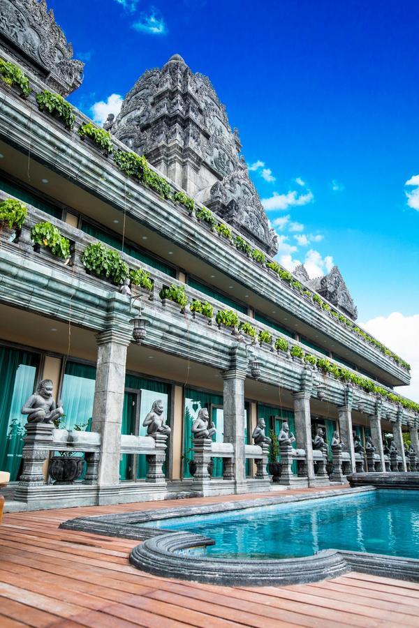 Le Palais Hotel