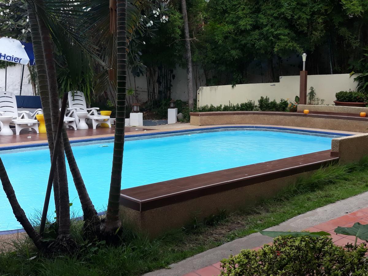 Porterhouse Beach Hotel Hotel