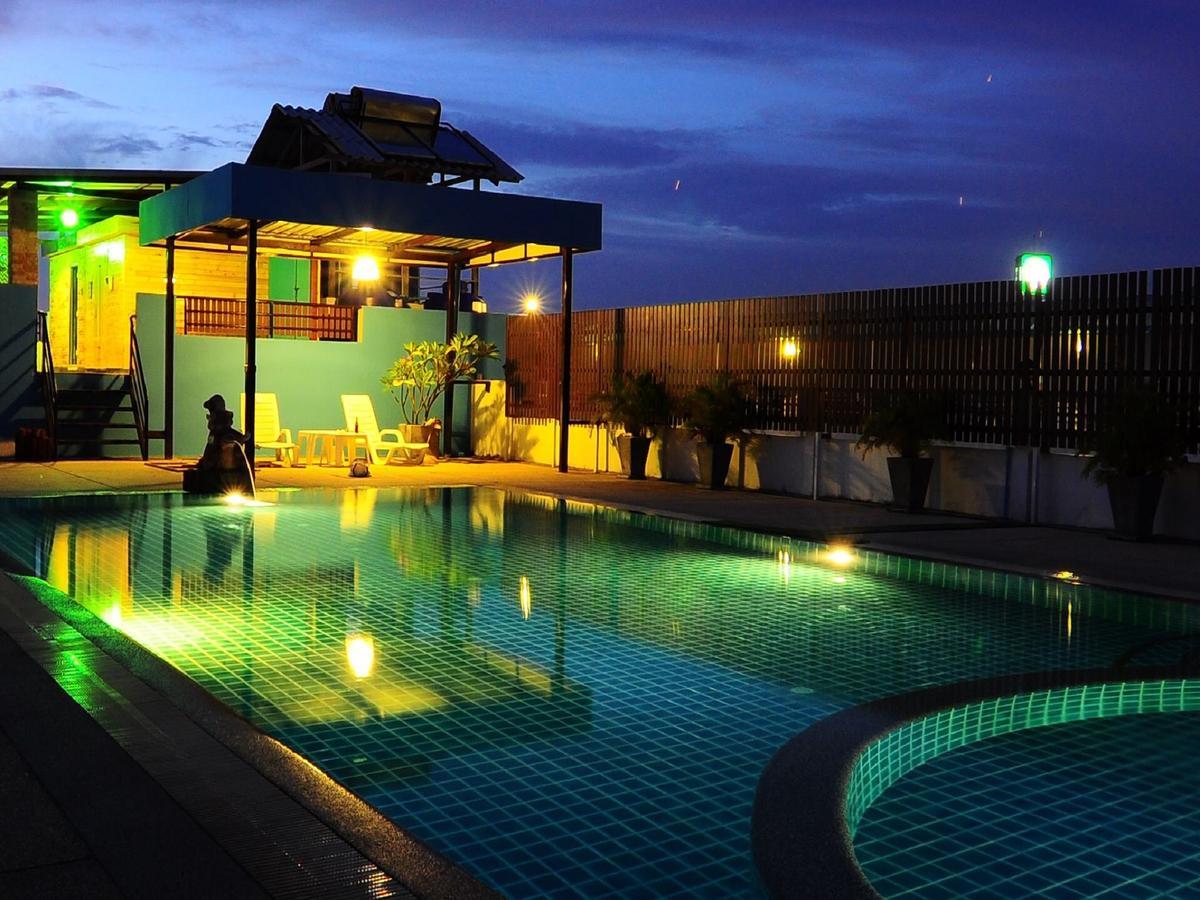 Hawaii Hotel 3*