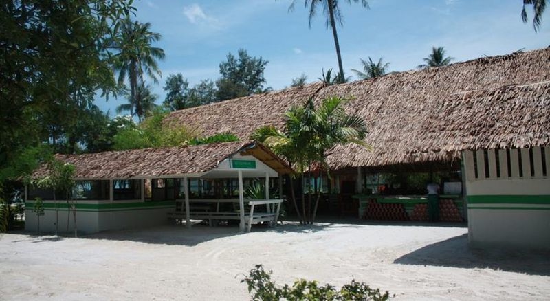Resort Lime N Soda Beachfront