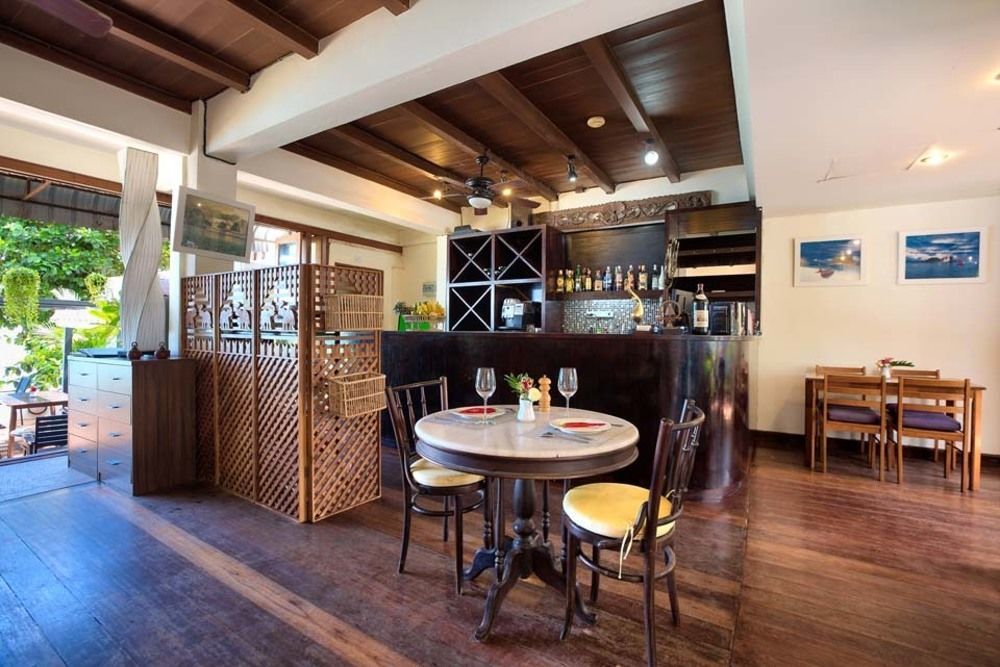 Hotel The 4*