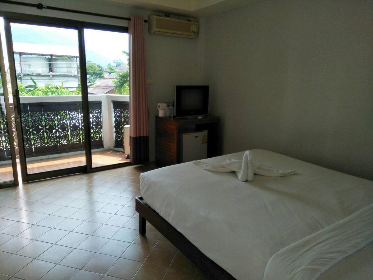 Holiday Park Hotel