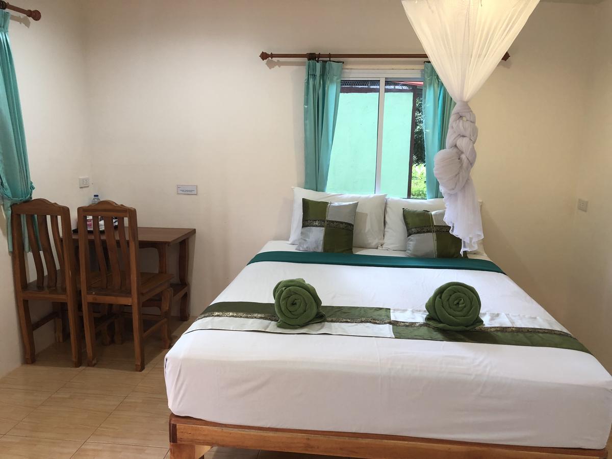 Khaosok Bamboo Huts Resort *