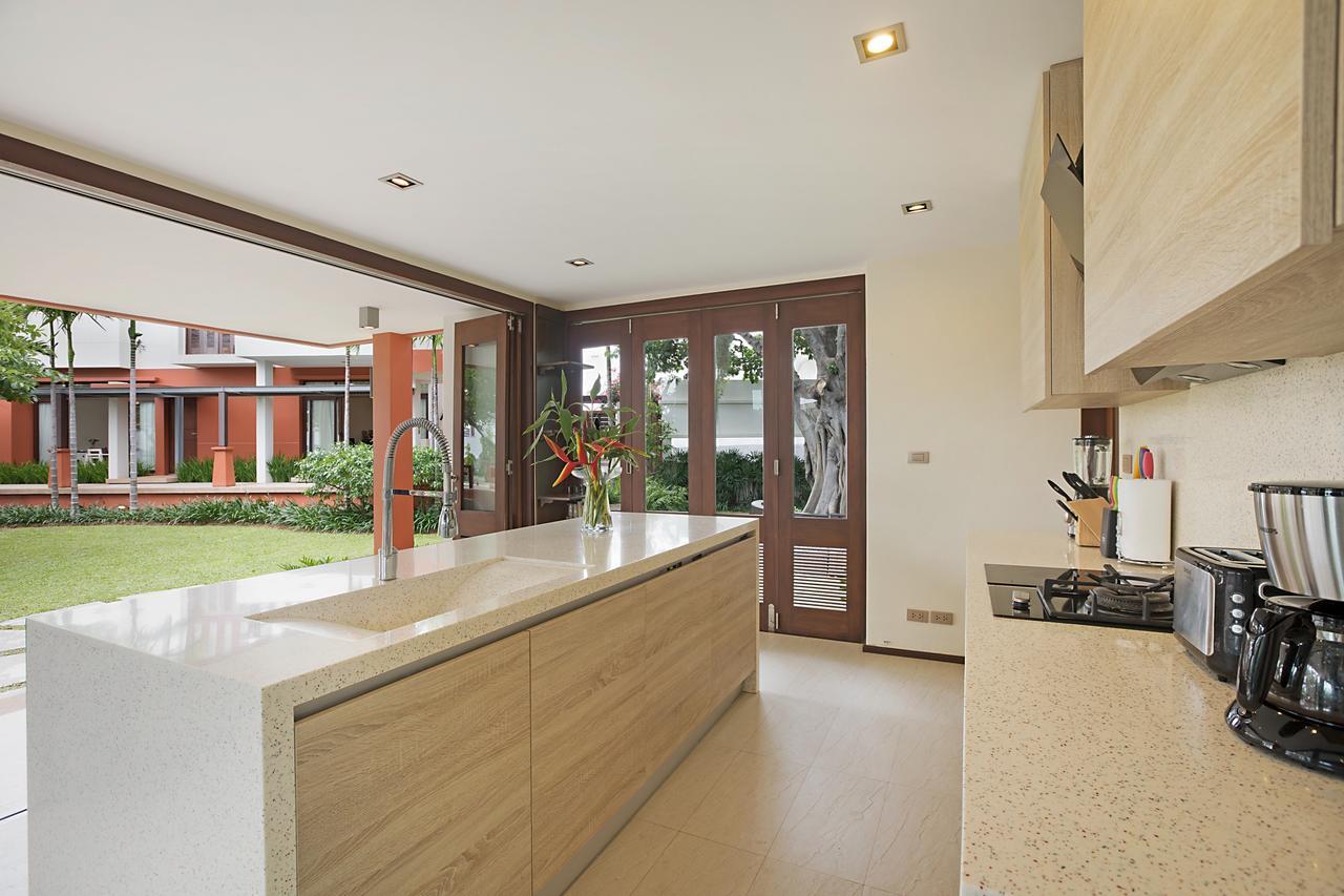 Villa Six Hills Sea View