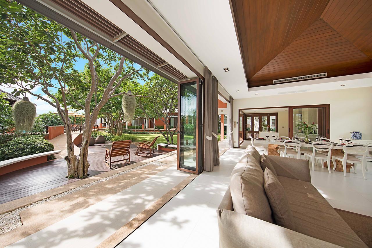 Six Hills Sea View Villa *