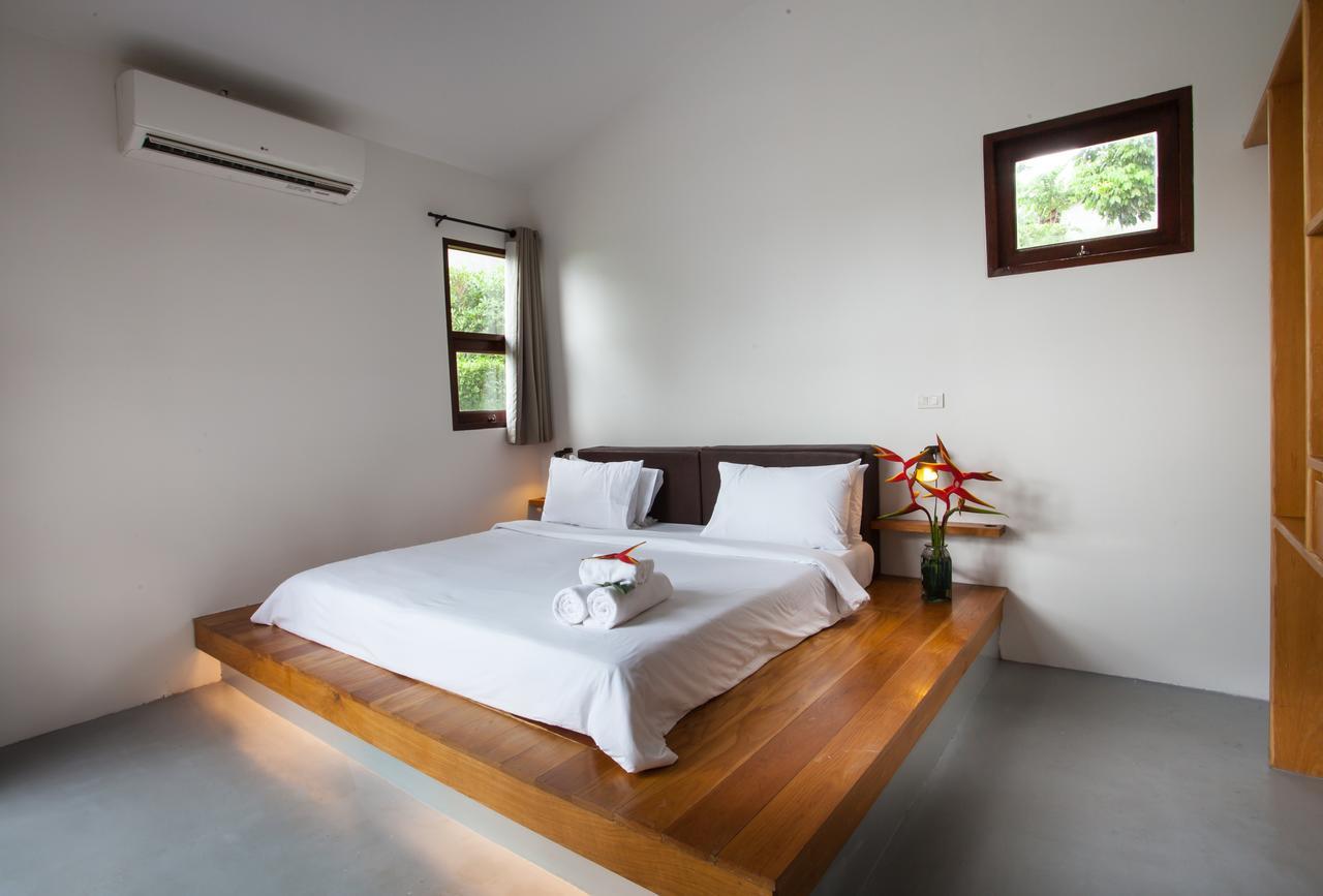 Hotel Baan Talay Pool