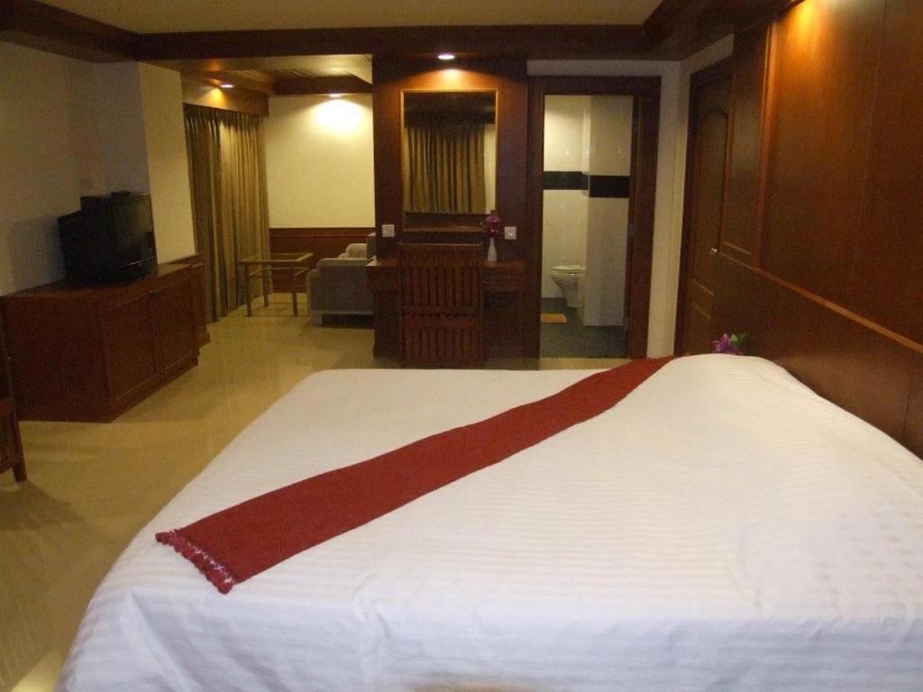 Tanawit & Hotel 3*