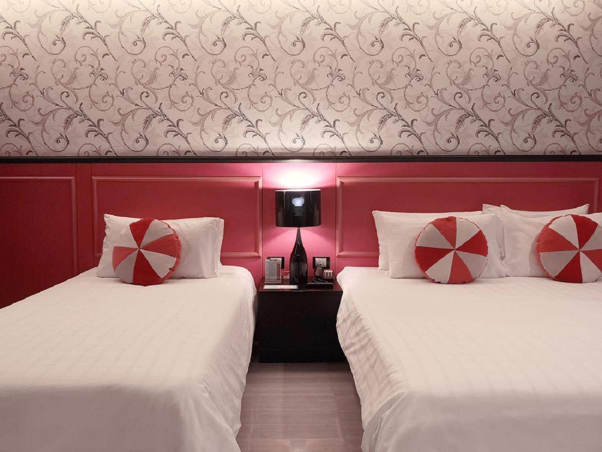 Tsix5 Phenomenal Hotel