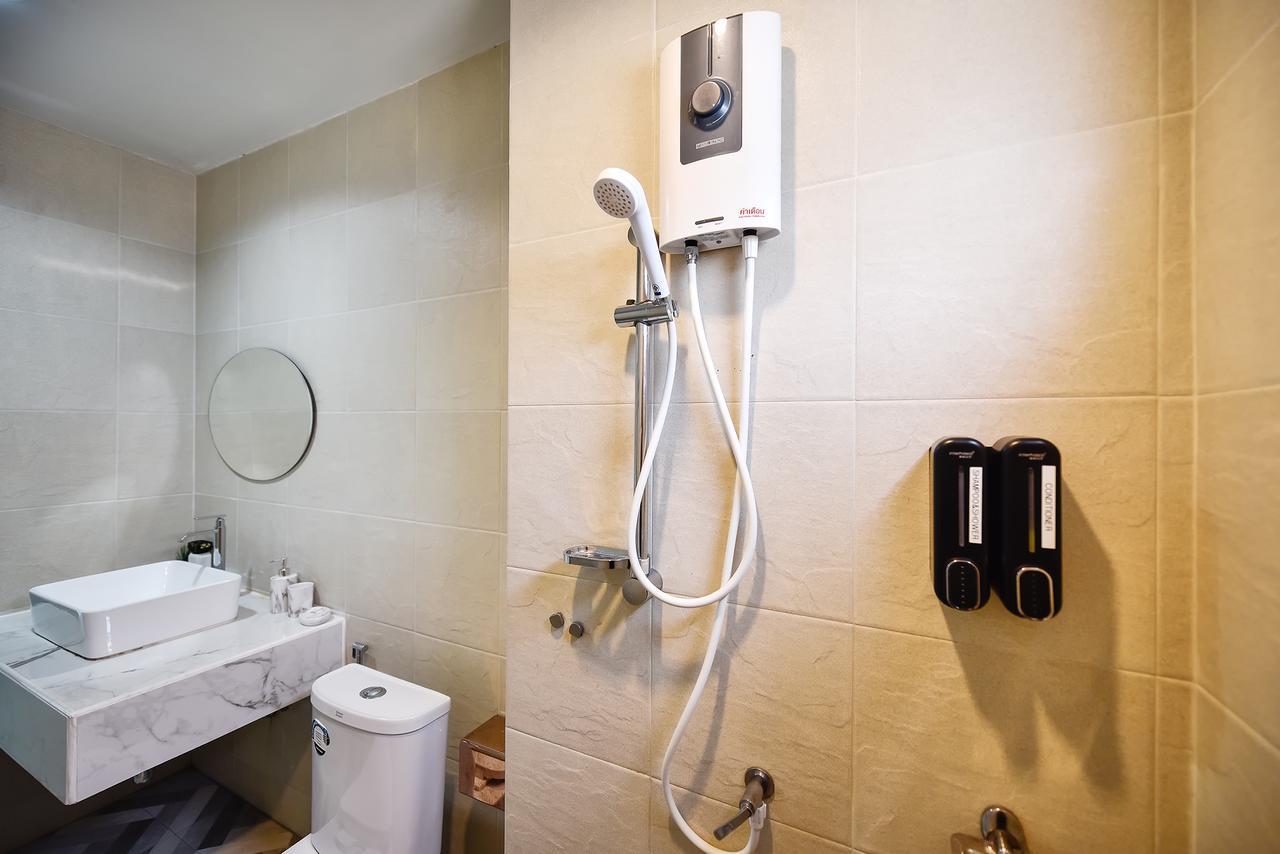 Modern House Patong Hill - 7 Beds - Kitchen Holiday home *