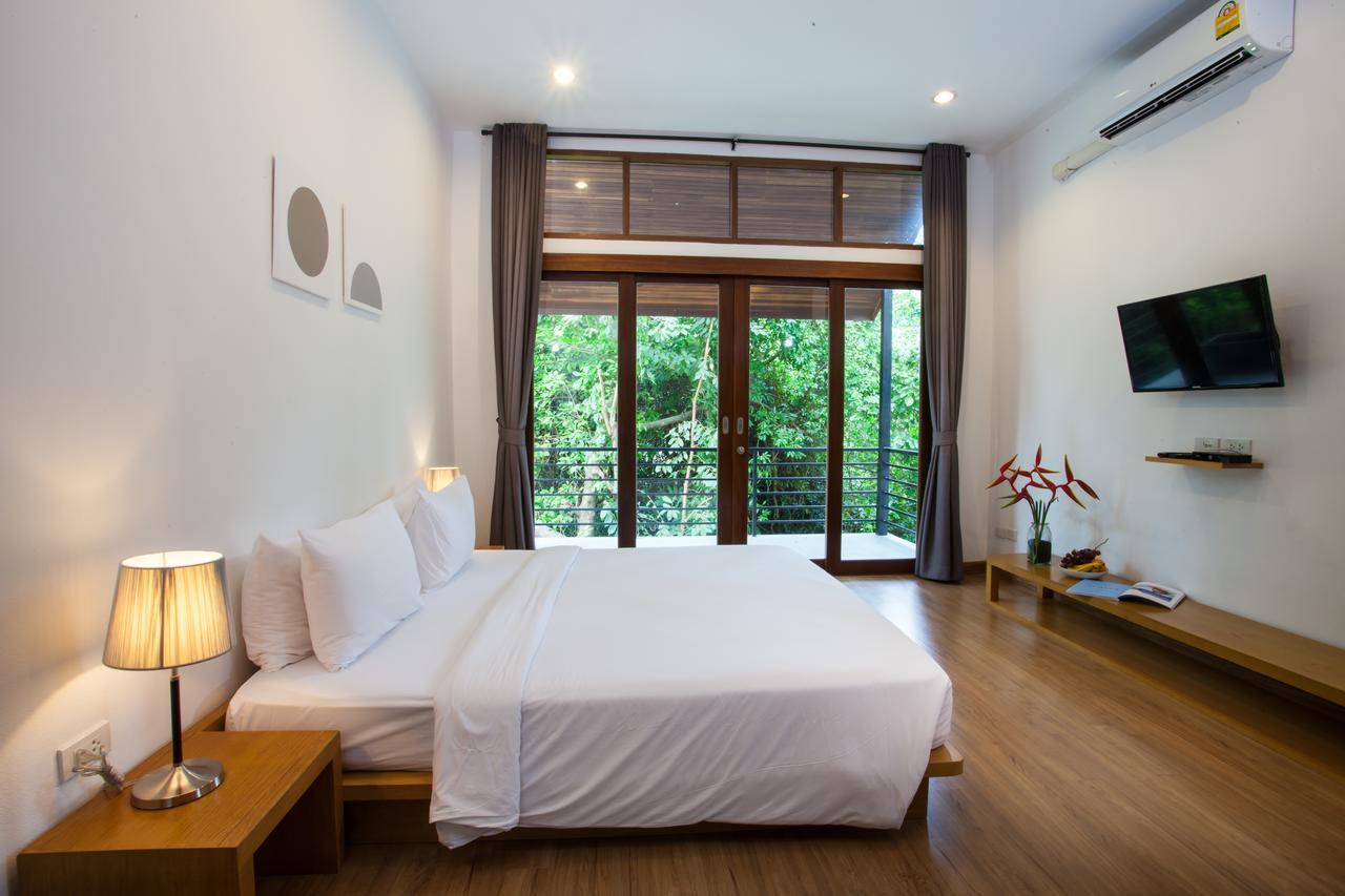 Baan Talay Pool