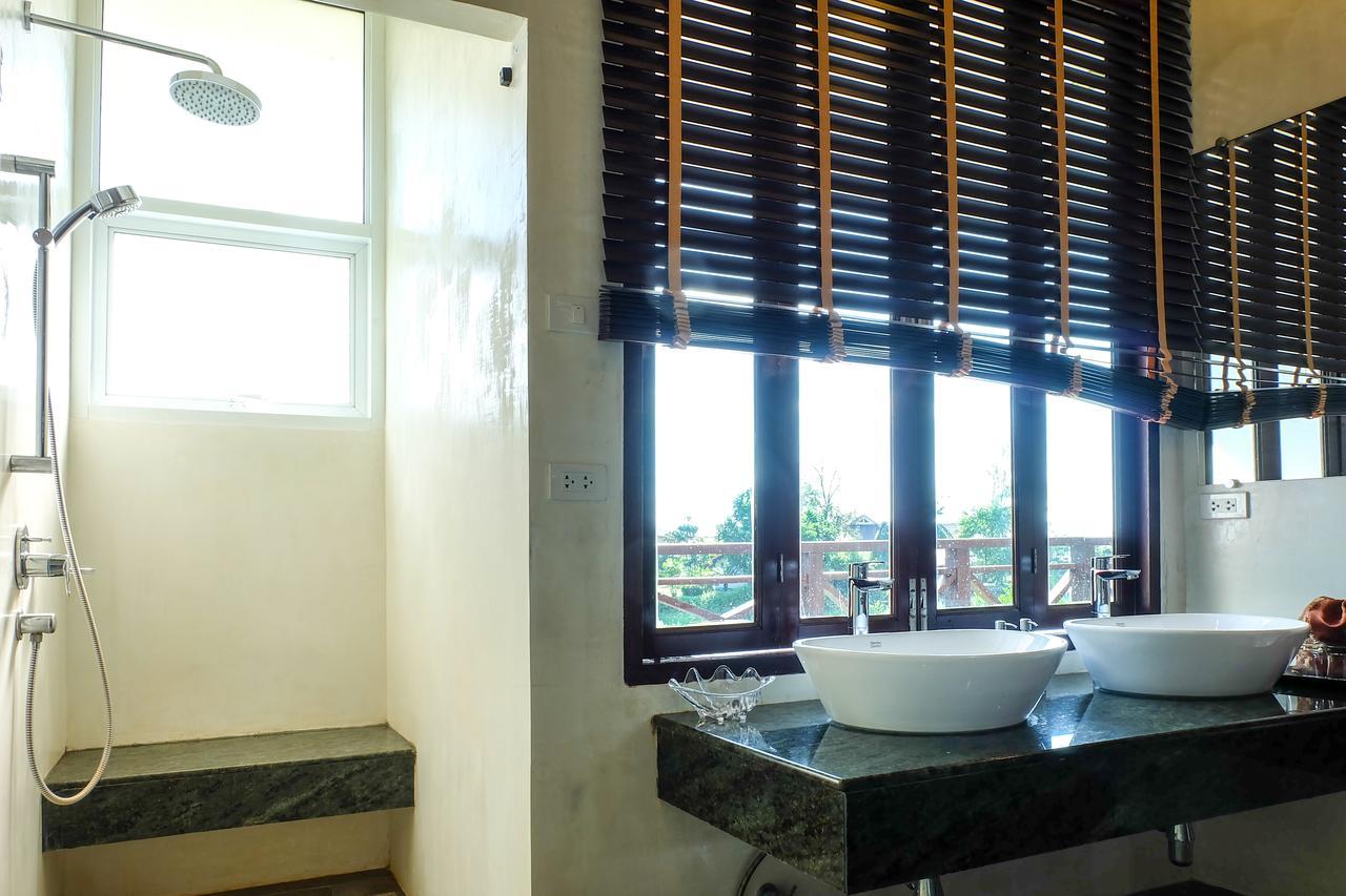 Bhu Tarn & Resort 4*