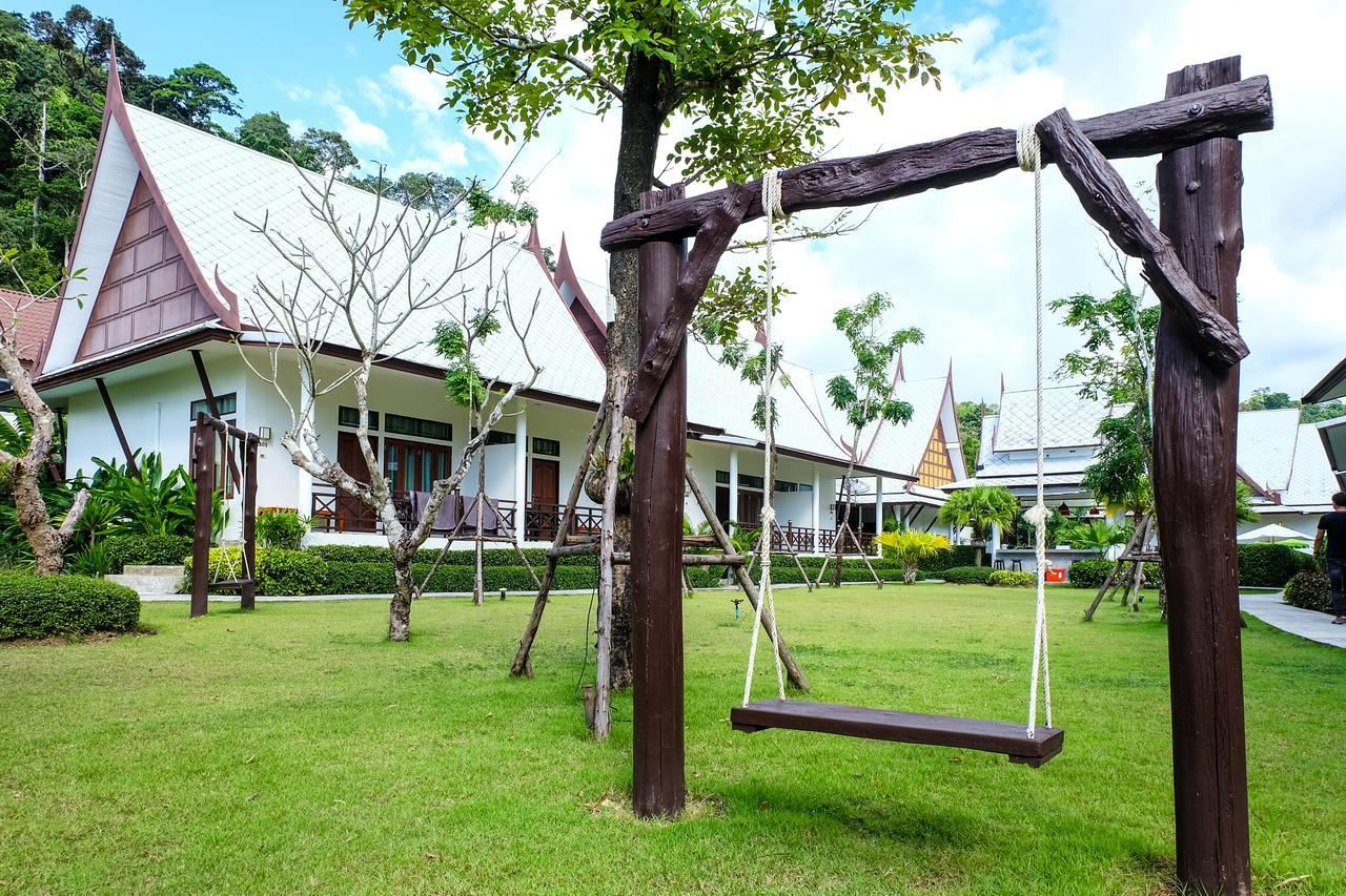 Bhu Tarn & Resort 4*