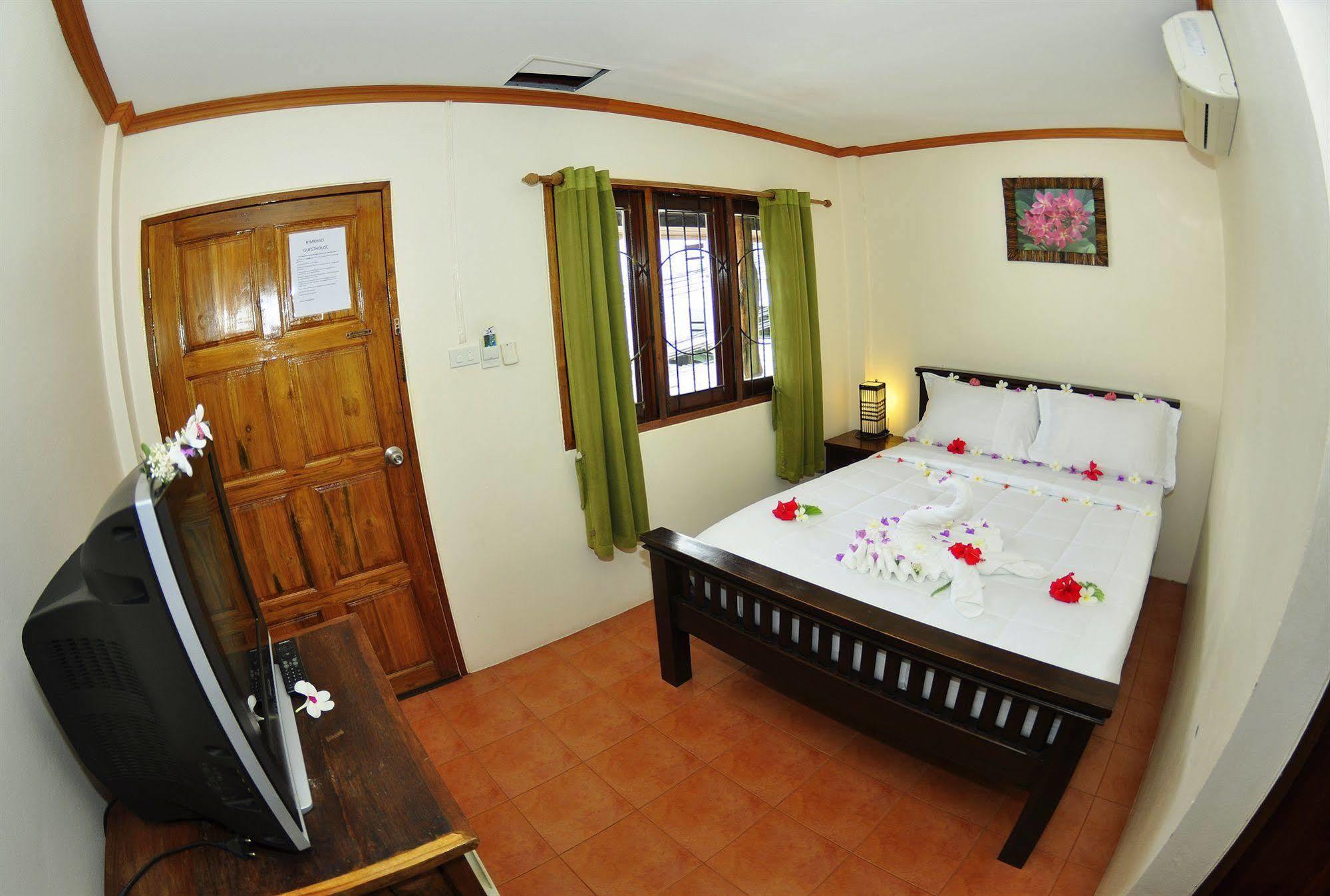 Hotel Baan Rimkhao