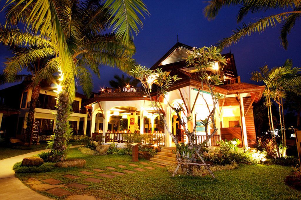 Hive Khaolak Beach (adults Only) 4*