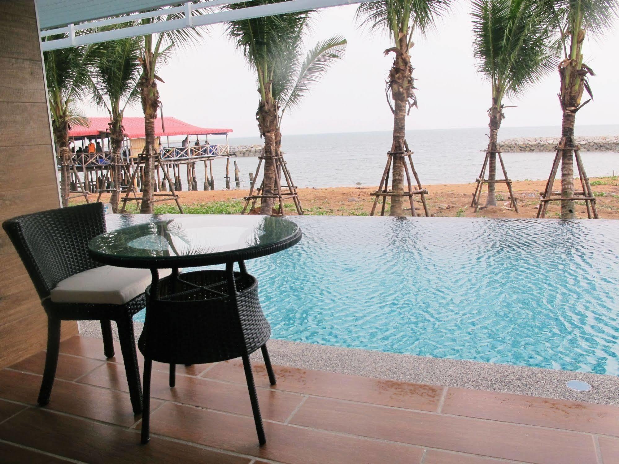 Nantra Pattaya Baan Ampoe