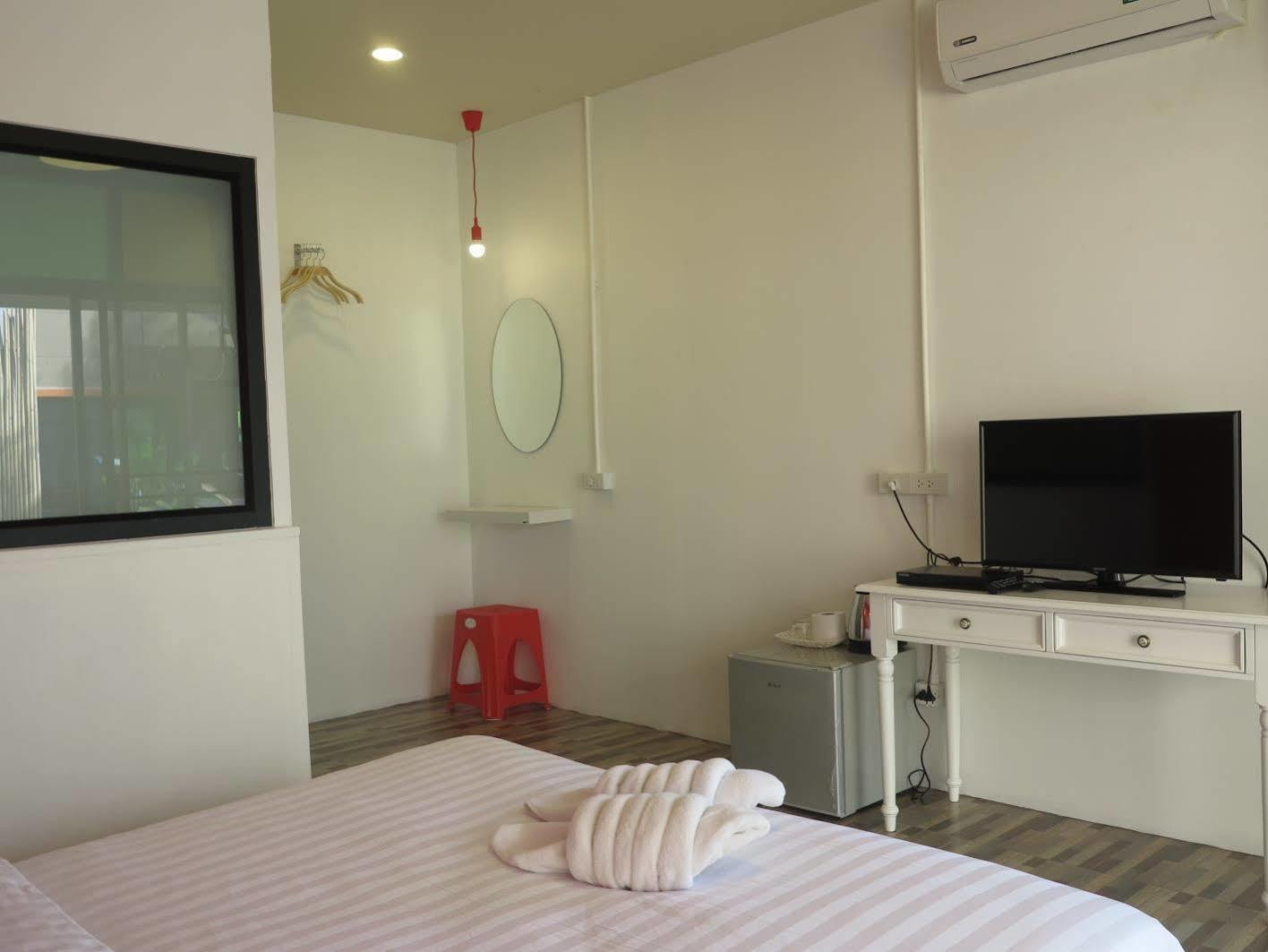 Lanta Sun Smile Place Guest house 2*
