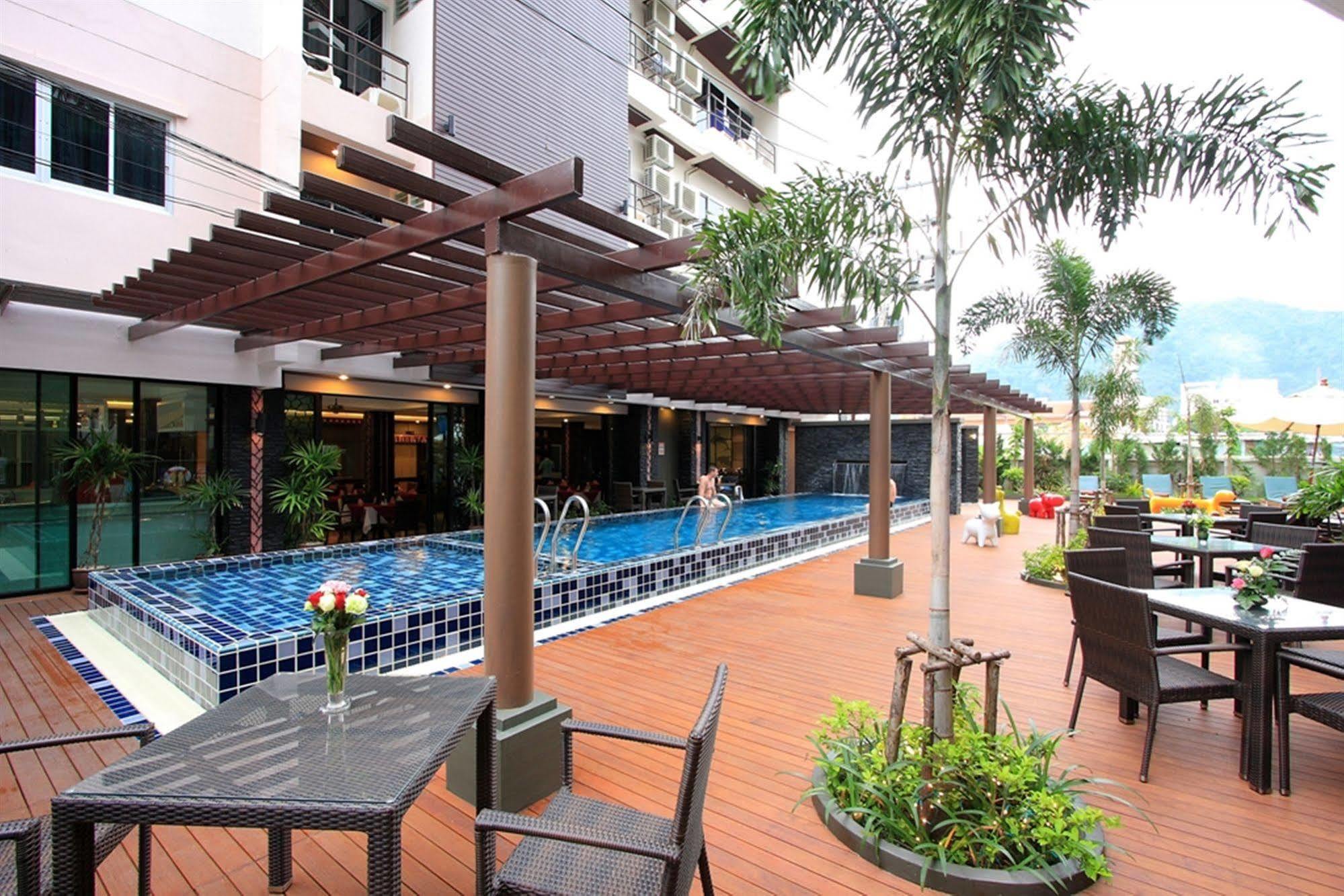Hotel Baramee Hip Phuket
