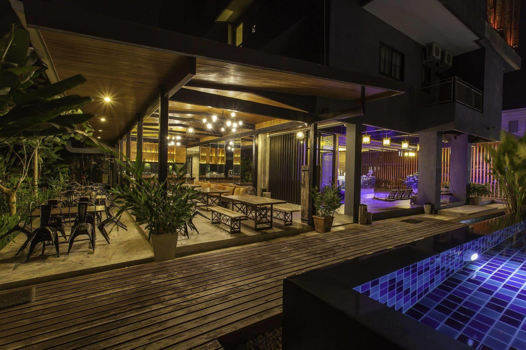 Escape De Phuket