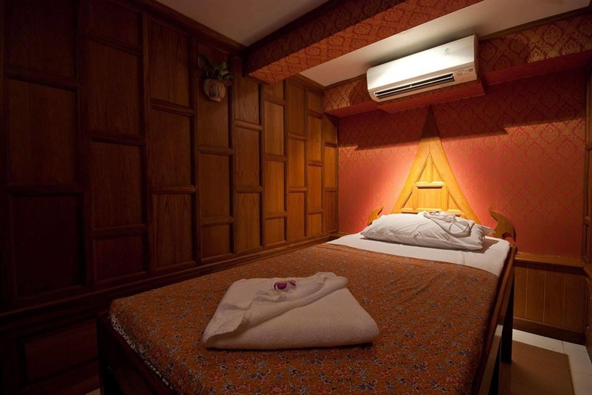 Golden House Hotel Banguecoque