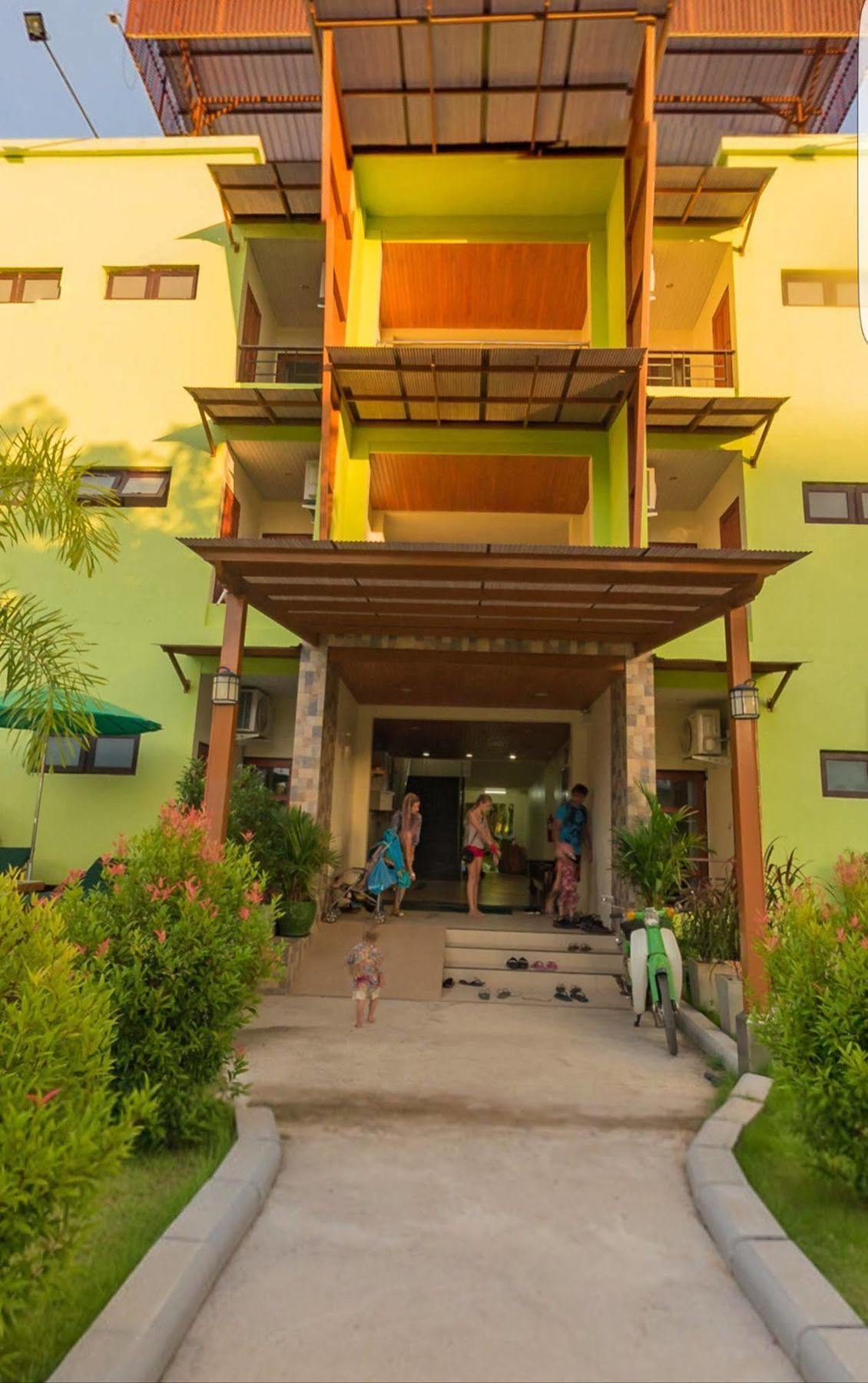 Morakot Lanta 3*