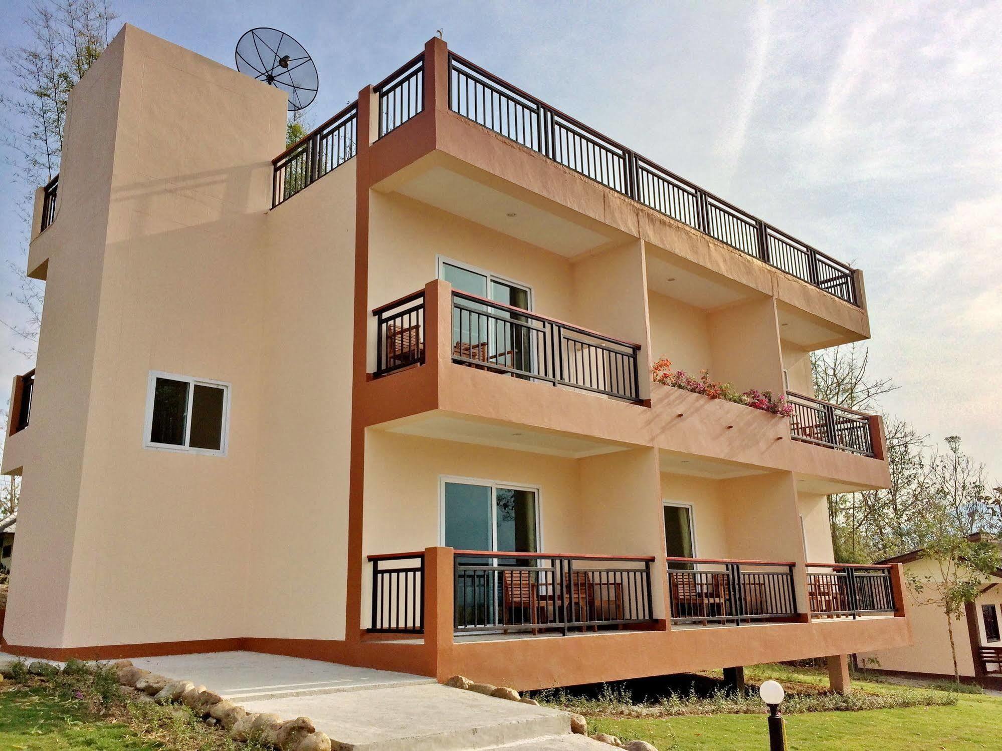 Resort Happy Village