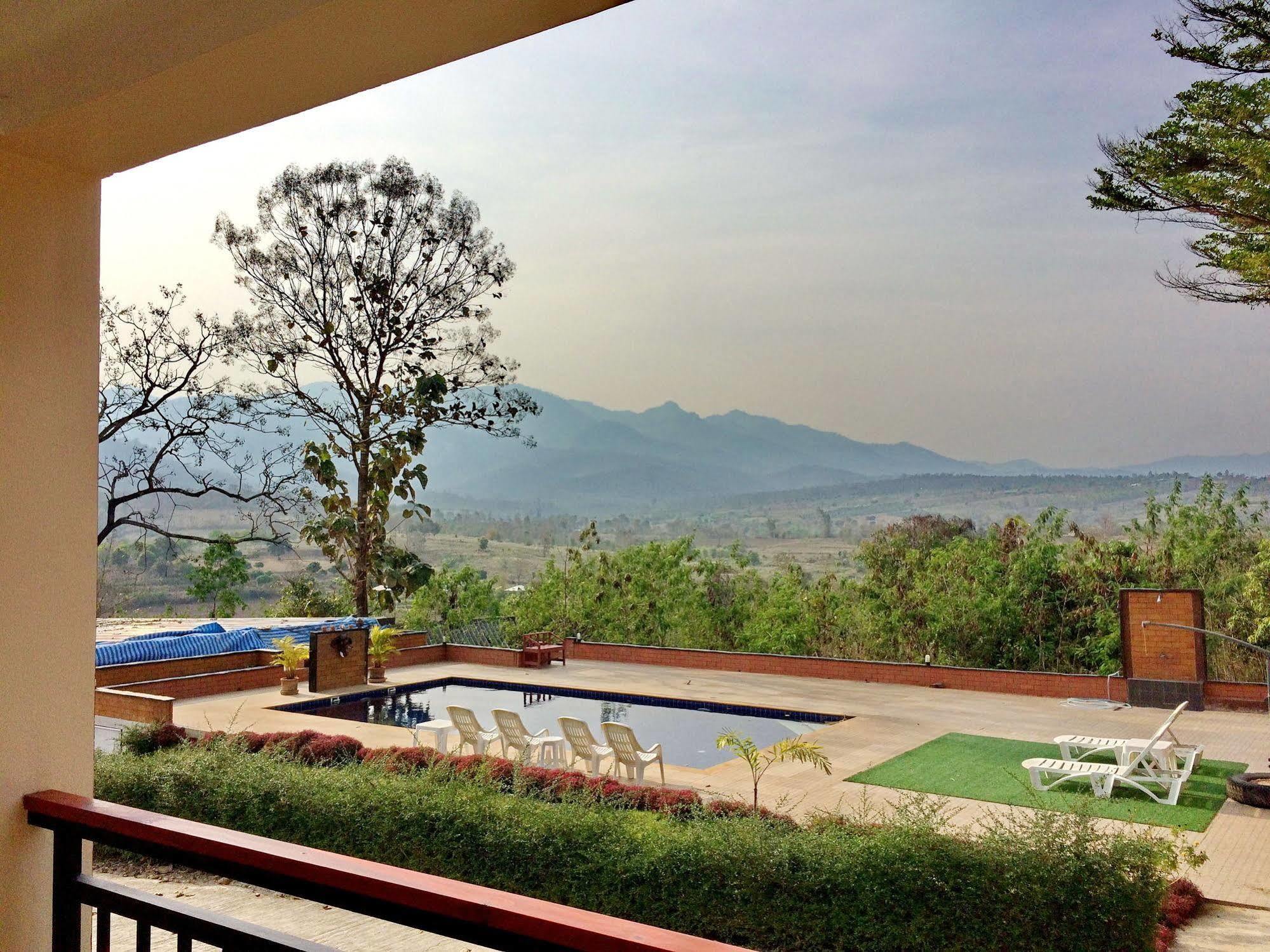 Happy Village Resort *