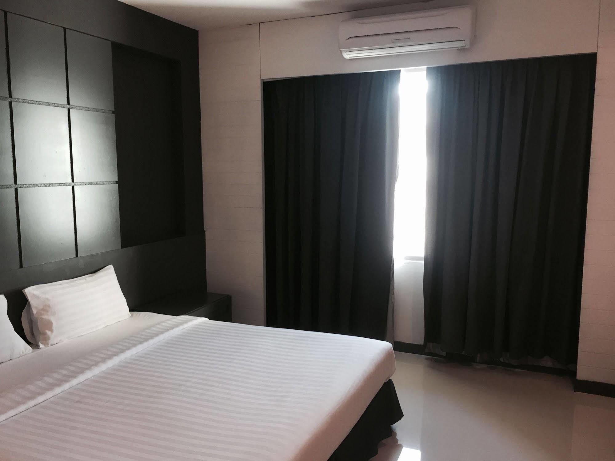Hatyai Hotel 3*