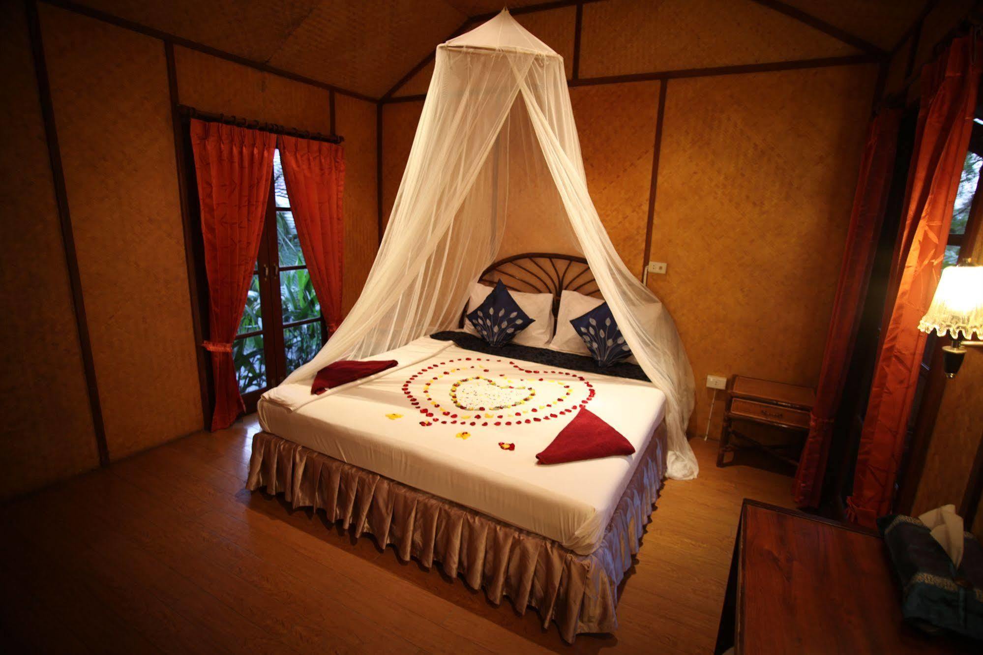 Tropical Garden Lounge Hotel 2*