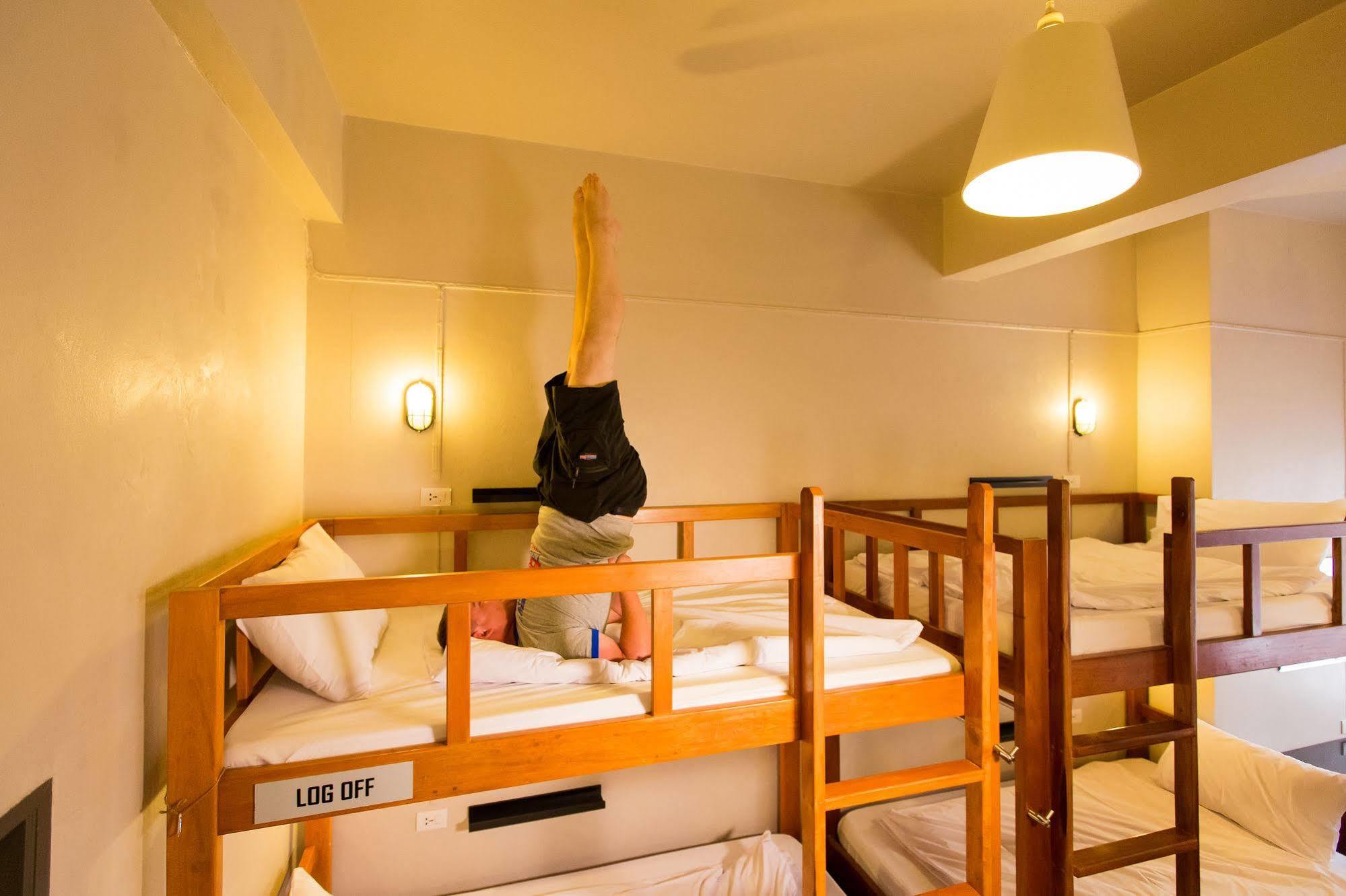 Hostel Pak-up